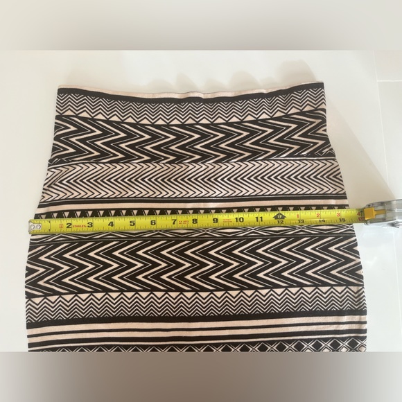 B-envied Bodycon Mini Skirt - Picture 2 of 8